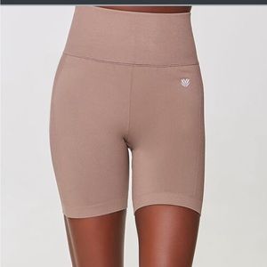 TAUPE FOREVER 21 BIKER SHORTS SMALL
